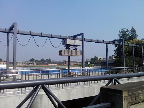 抓斗式清污機(jī)-移動抓斗式清污機(jī)