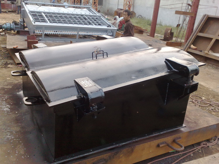 <strong>方形側(cè)開(kāi)門(mén)</strong>